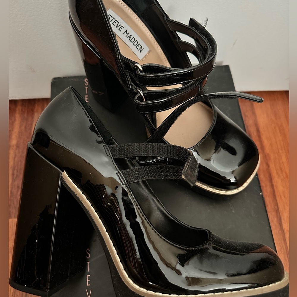 Steve Madden Black Patent Leather Heels - Picture 5 of 6
